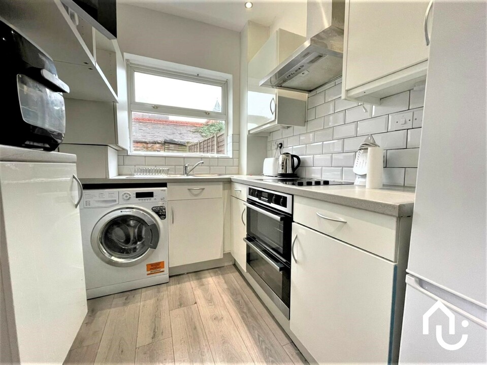 2 bed studio flat to rent in Mount Pleasant Avenue, Handsworth  - Property Image 4