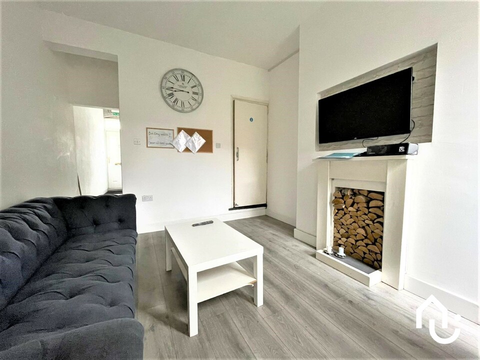 2 bed studio flat to rent in Mount Pleasant Avenue, Handsworth  - Property Image 5