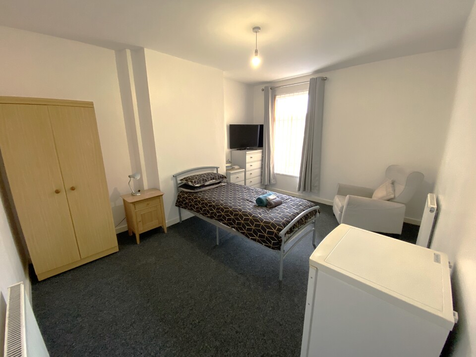 Single Male or Female Room to rent in Sheffield 0