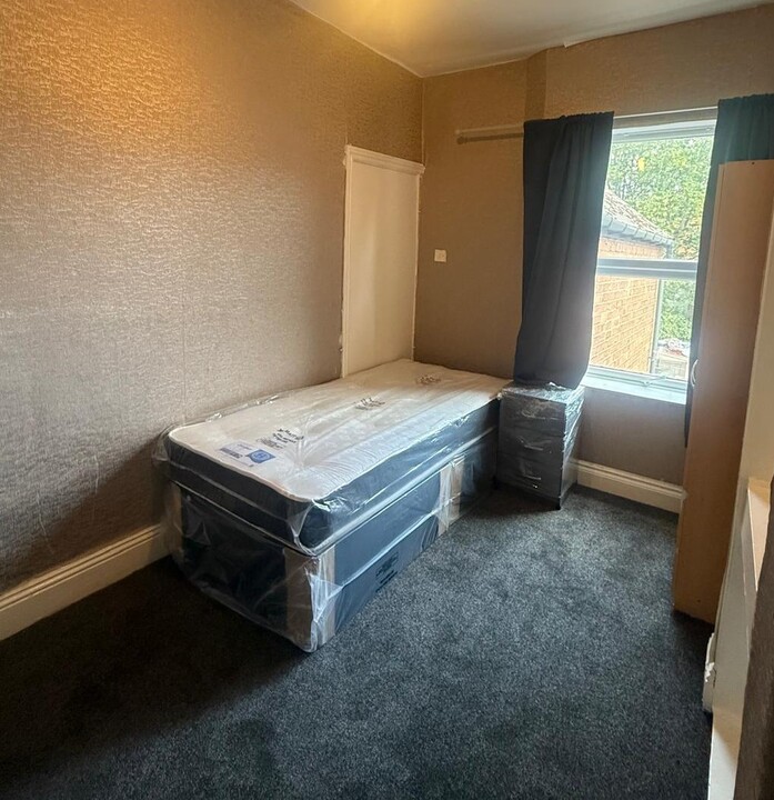 2 bed studio flat to rent in Rosary Road, Erdington - Property Image 1
