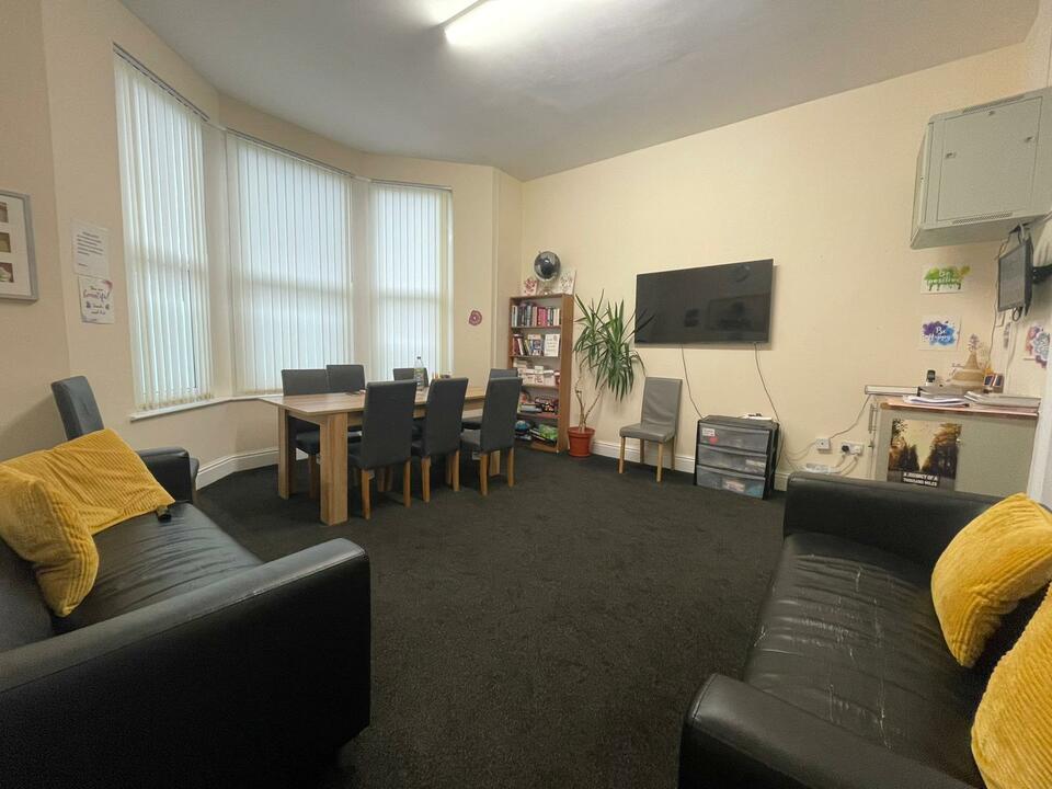 Single Female-Only Room to rent in Edgbaston 2