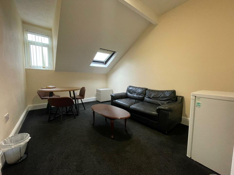 1 bed studio flat to rent in Gillott Road, Edgbaston - Property Image 1