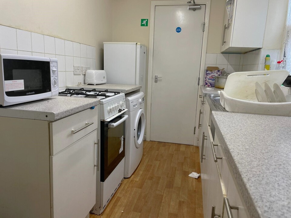 Single Male-Only Room to rent in Sparkhill 1