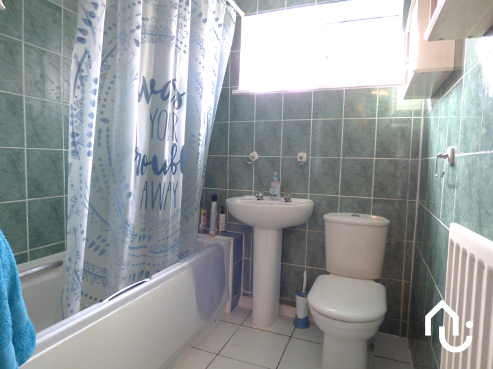 Double Male or Female Room to rent in Nechells 3