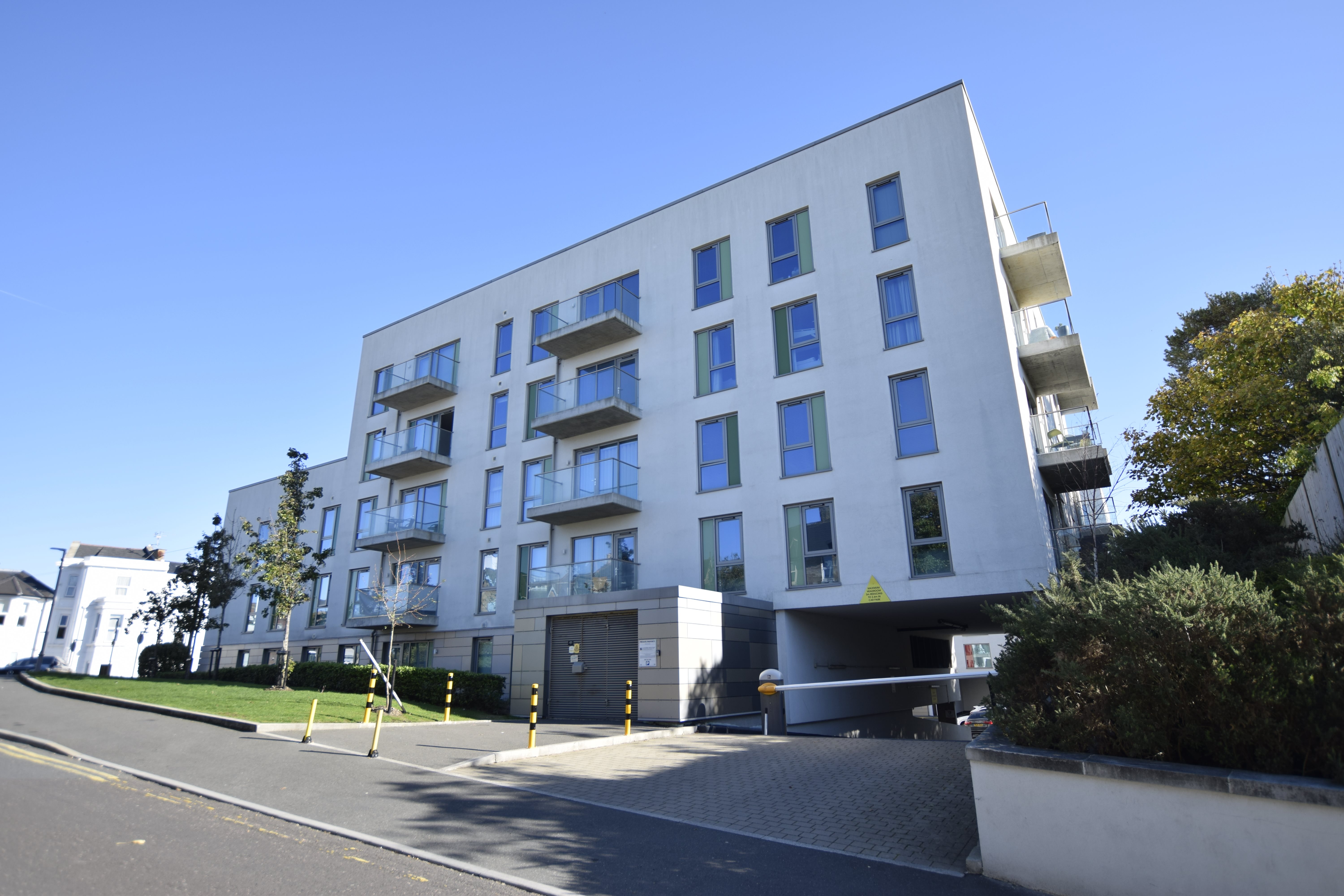1 bed flat to rent in The Summit  Upper Terrace Road, BH2 