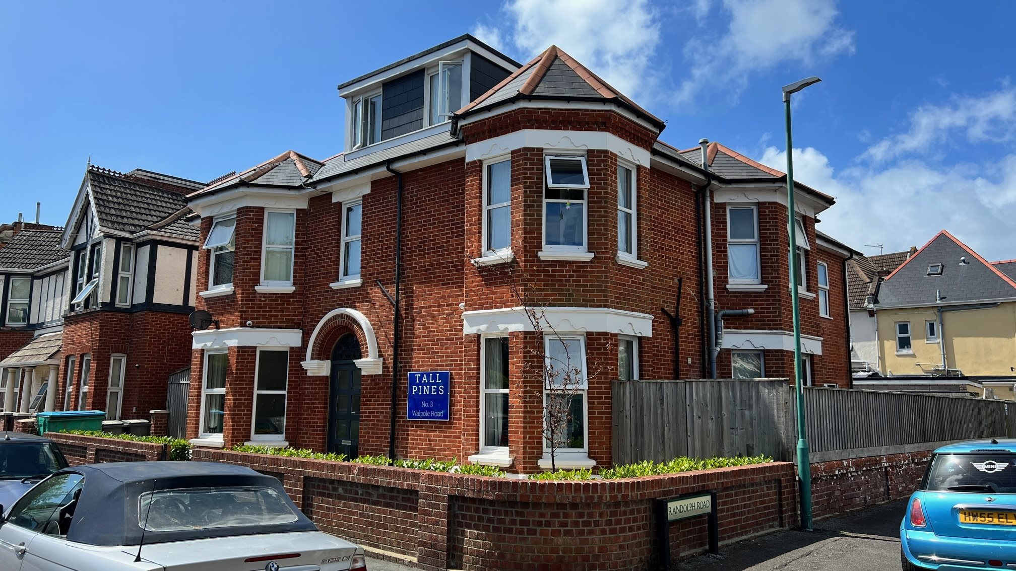 A superb opportunity to purchase a fully licenced Freehold HMO with maximum occupancy for up to 25 people running successfully with an on site House Manager. This attractive ex hotel has been extensively renovated by the current owner who has vast experience in the building trade and maintains the building to a very good standard.