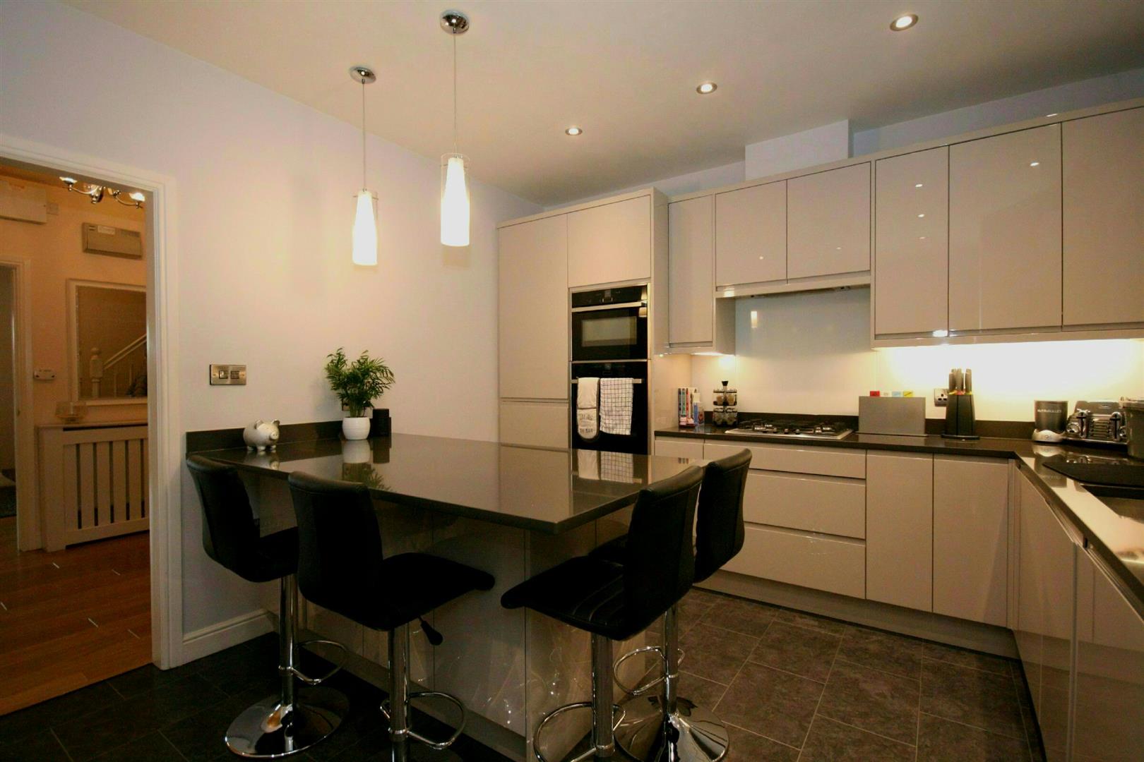 3 bed terraced house to rent in Arnolds Yard, Altrincham  - Property Image 3