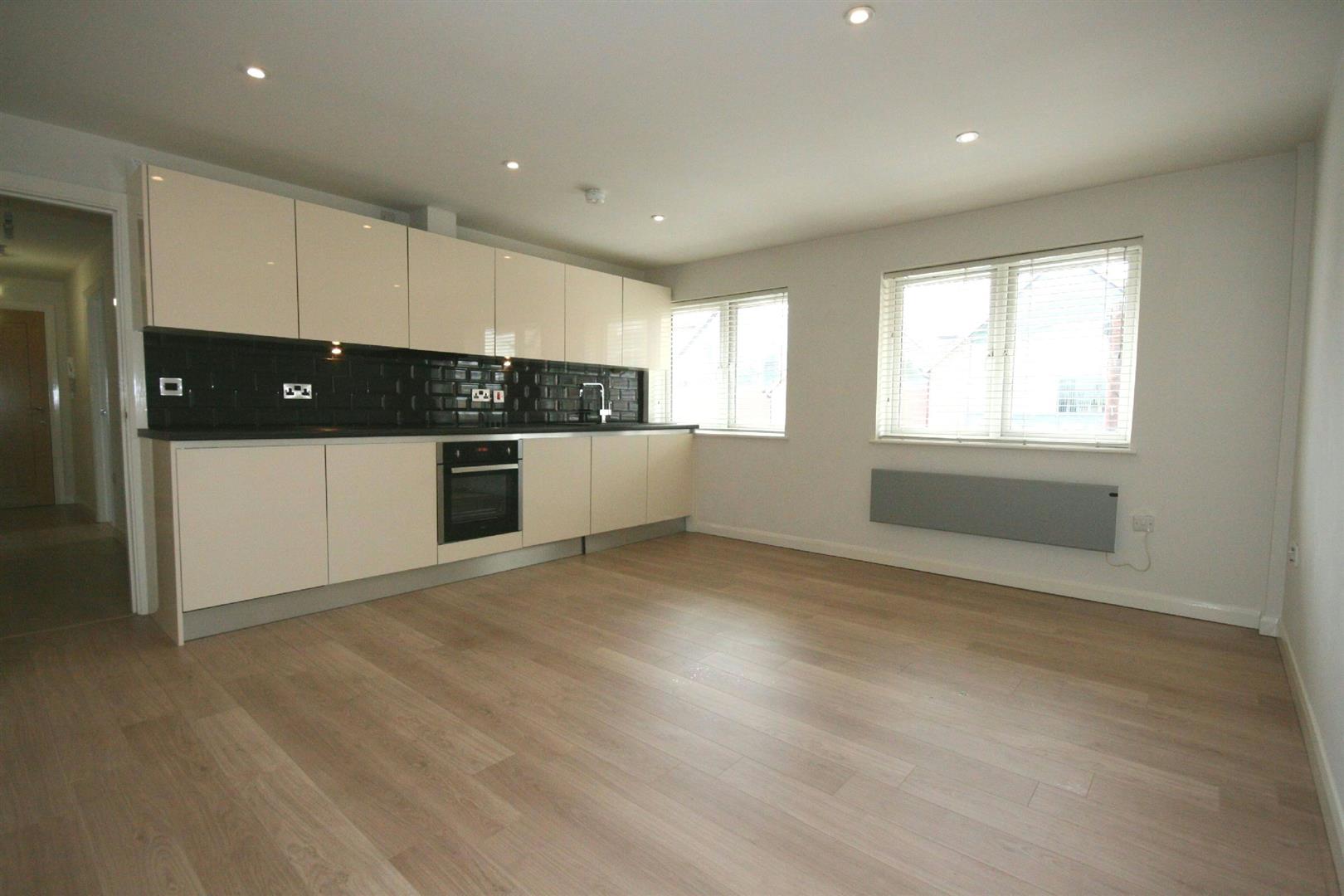 1 bed apartment to rent in Cottesmore Gardens, Hale Barns - Property Image 1
