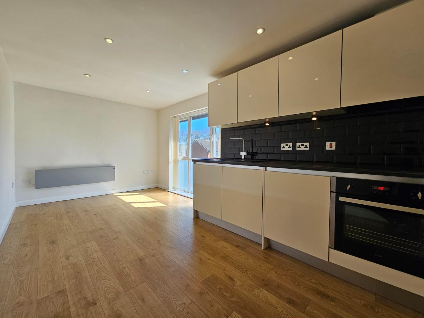 1 bed apartment to rent in Cottesmore Gardens, Altrincham - Property Image 1