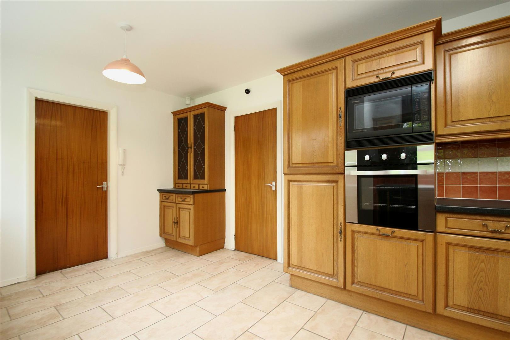 4 bed detached house to rent in Talbot Road, Altrincham  - Property Image 12
