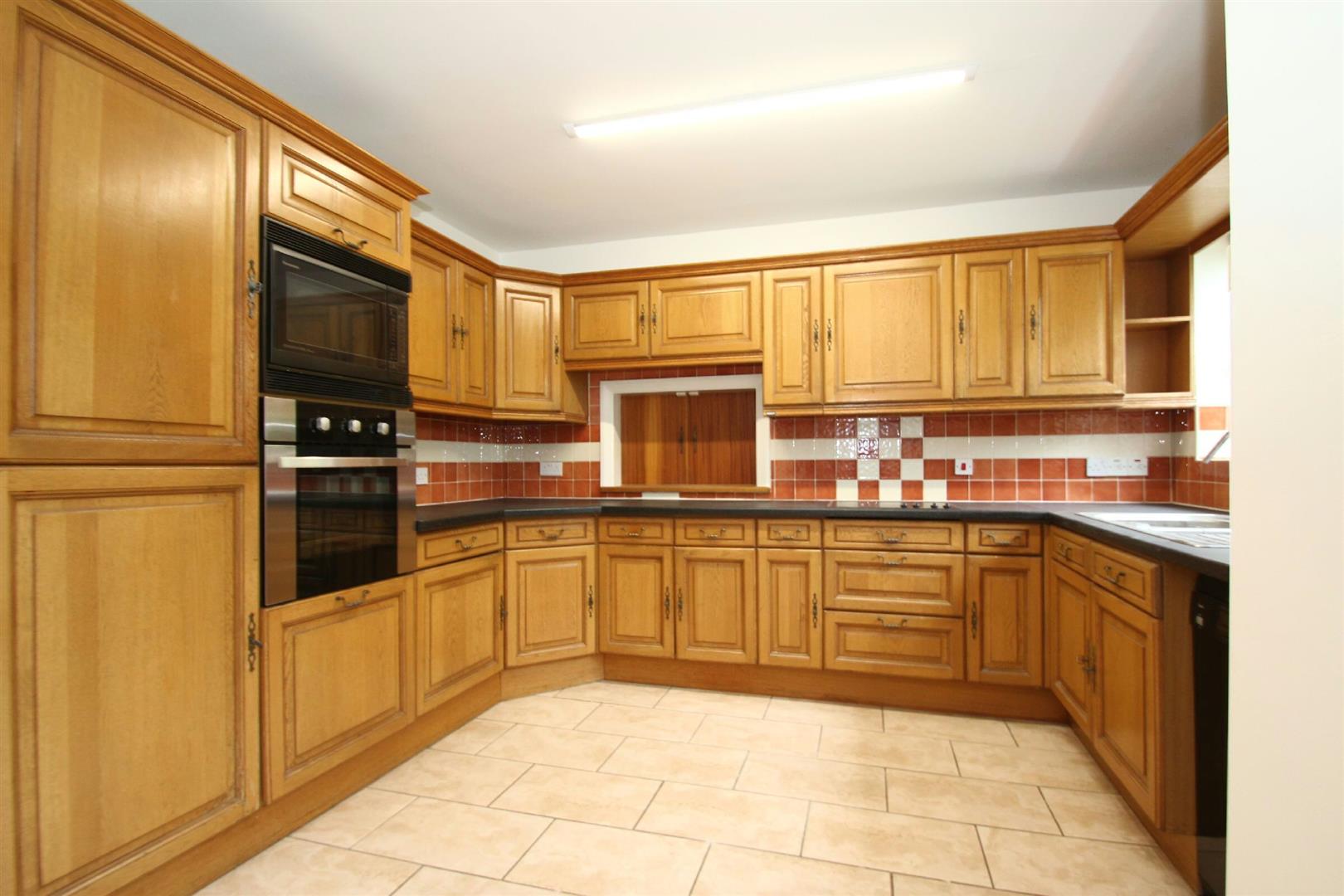 4 bed detached house to rent in Talbot Road, Altrincham  - Property Image 11