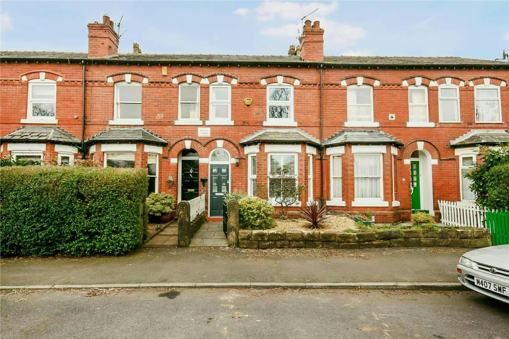 2 bed terraced house to rent in Stamford Park Road, Altrincham - Property Image 1