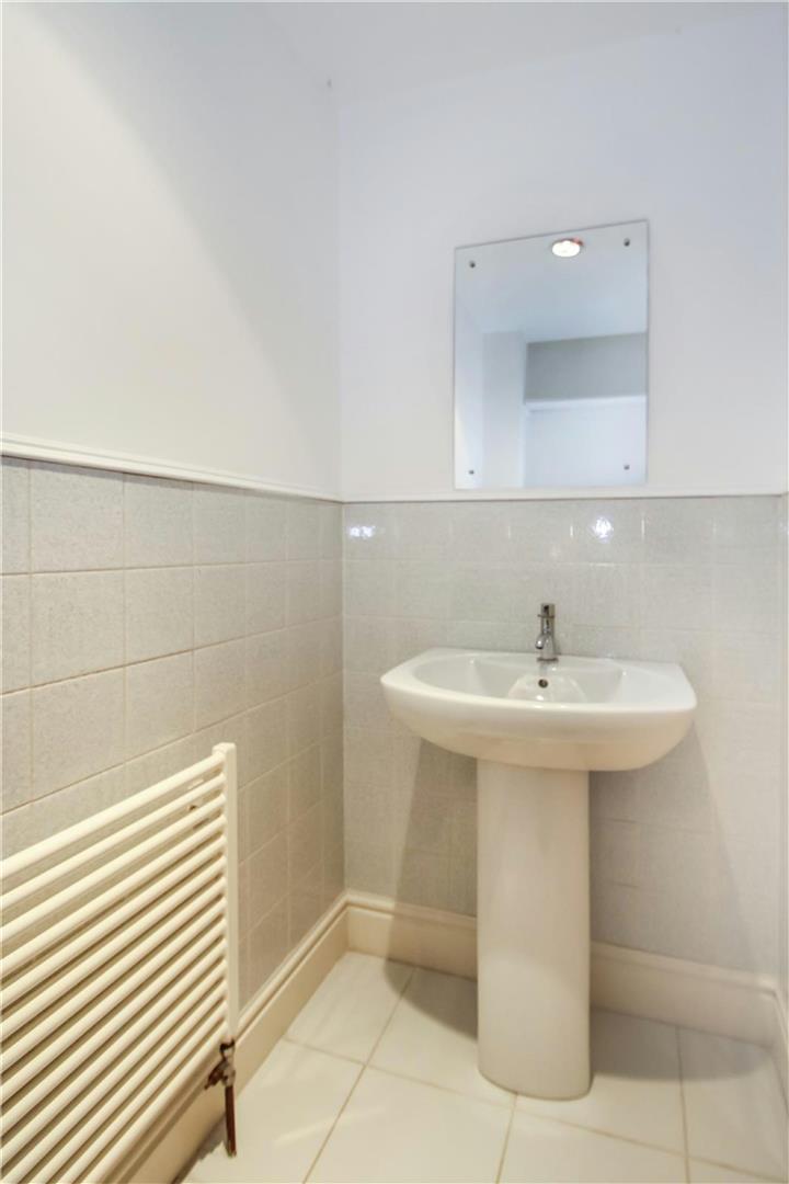 2 bed apartment to rent in St. Margarets Road, Altrincham  - Property Image 11