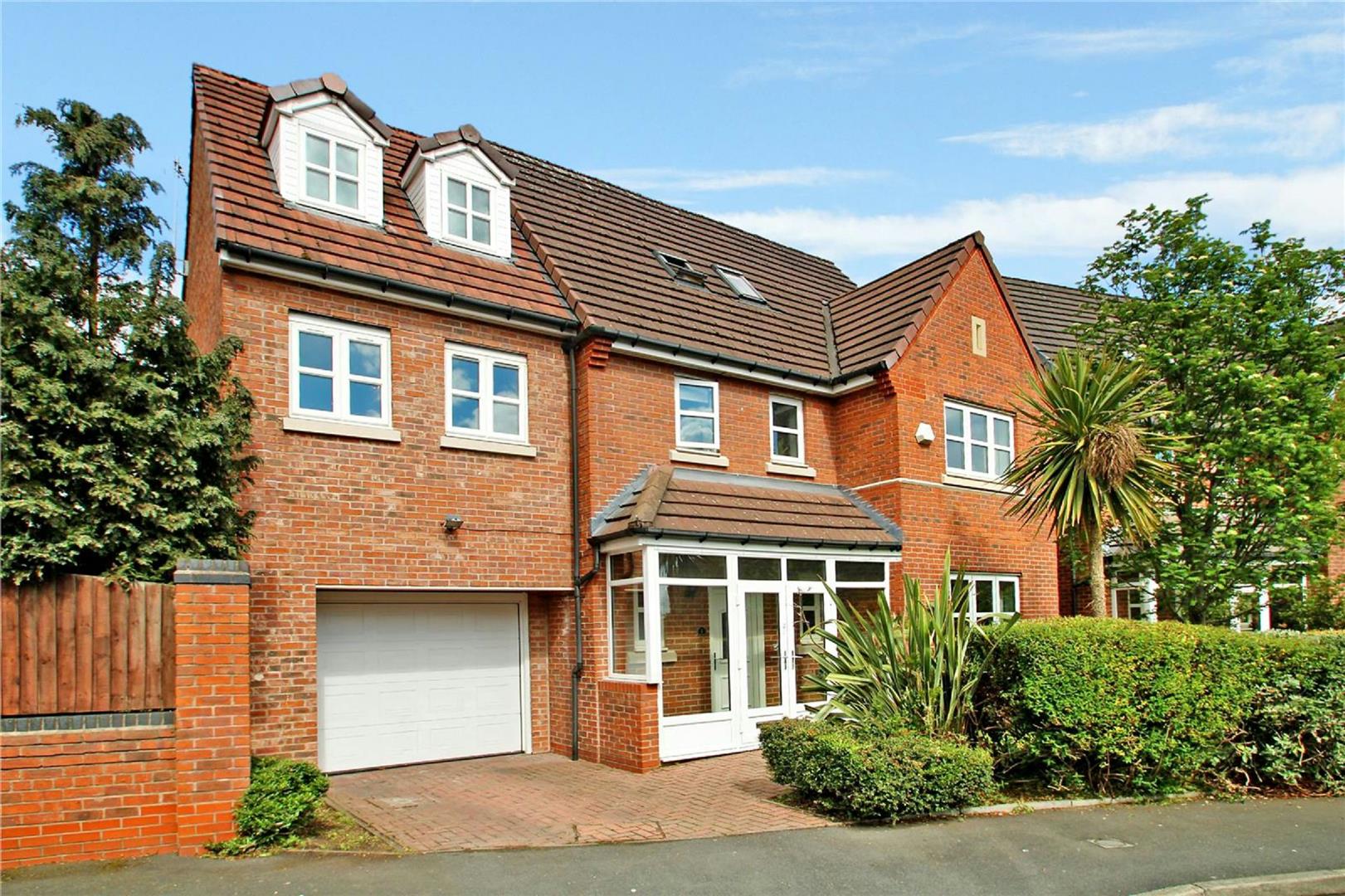 6 bed detached house for sale in Riding Close, Sale, M33