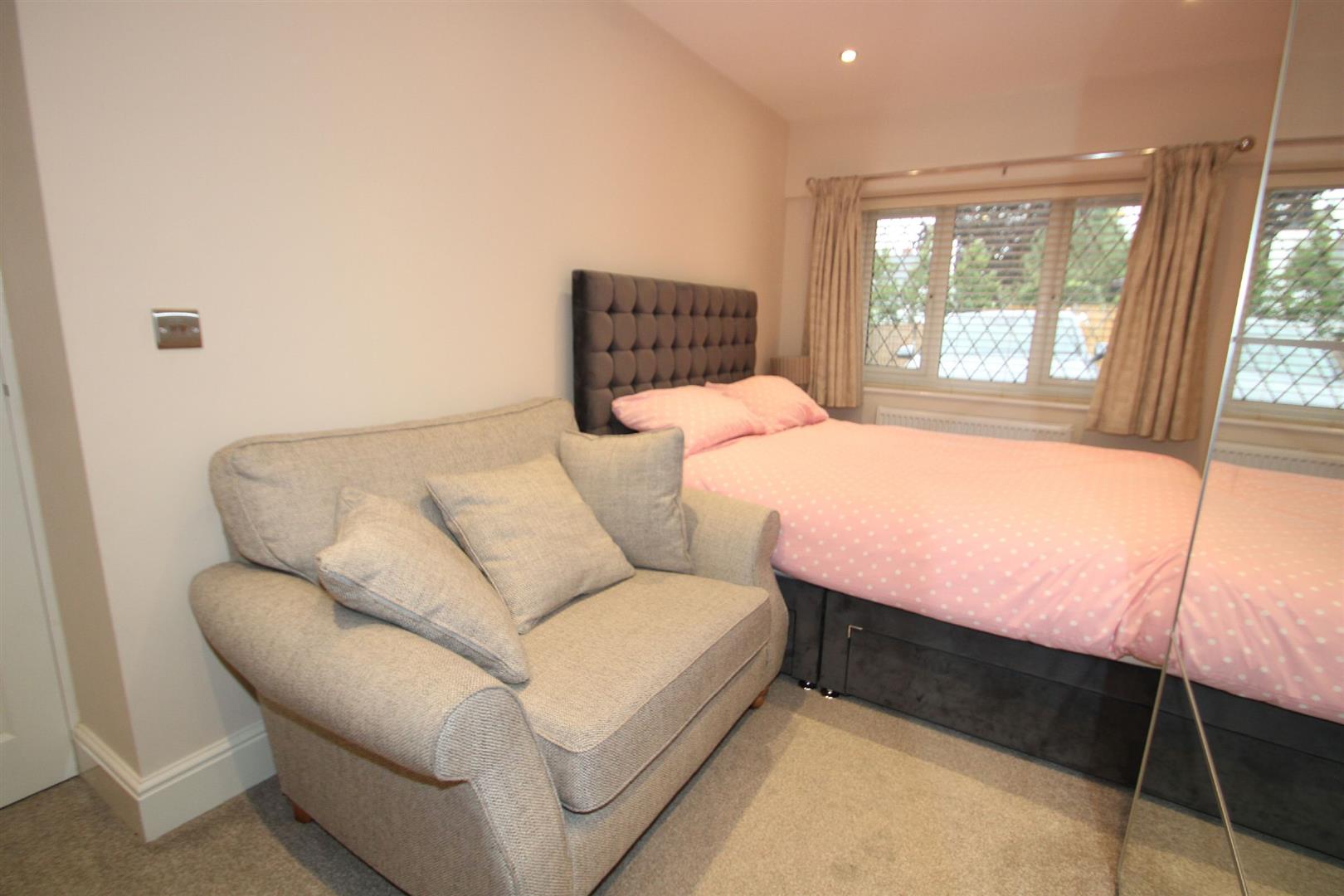 4 bed town house to rent in Ash Grove, Altrincham  - Property Image 19
