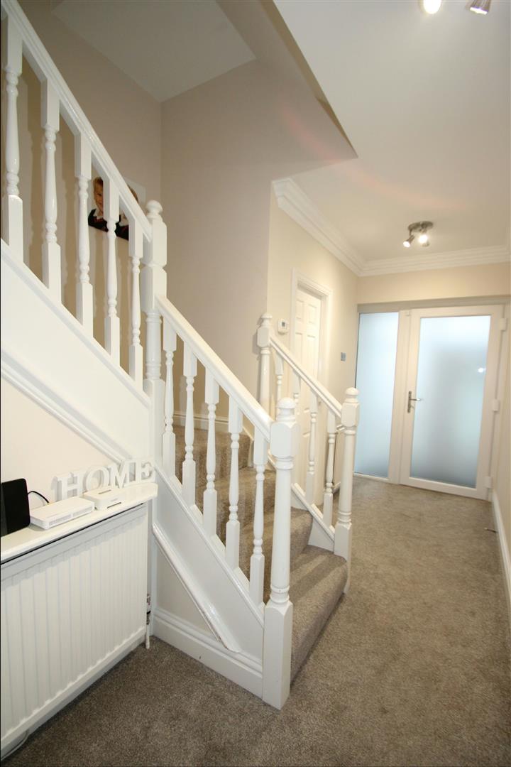 4 bed town house to rent in Ash Grove, Altrincham  - Property Image 9