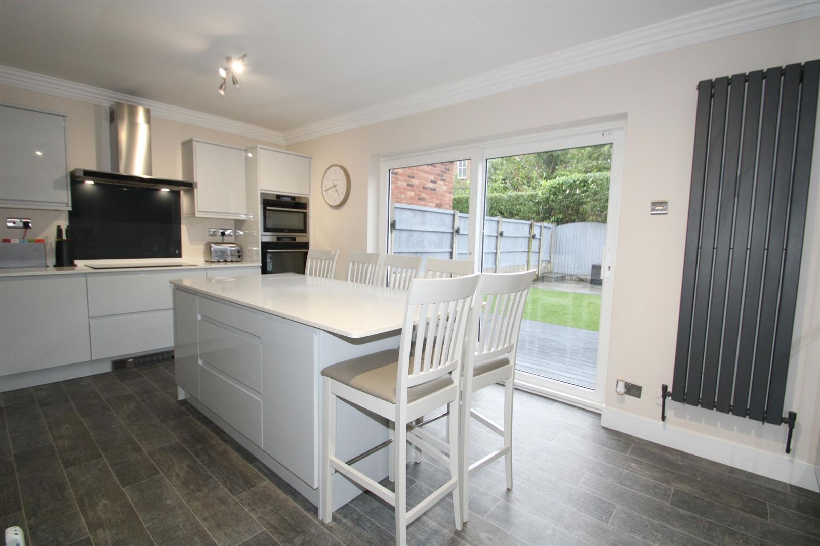 4 bed town house to rent in Ash Grove, Altrincham  - Property Image 5