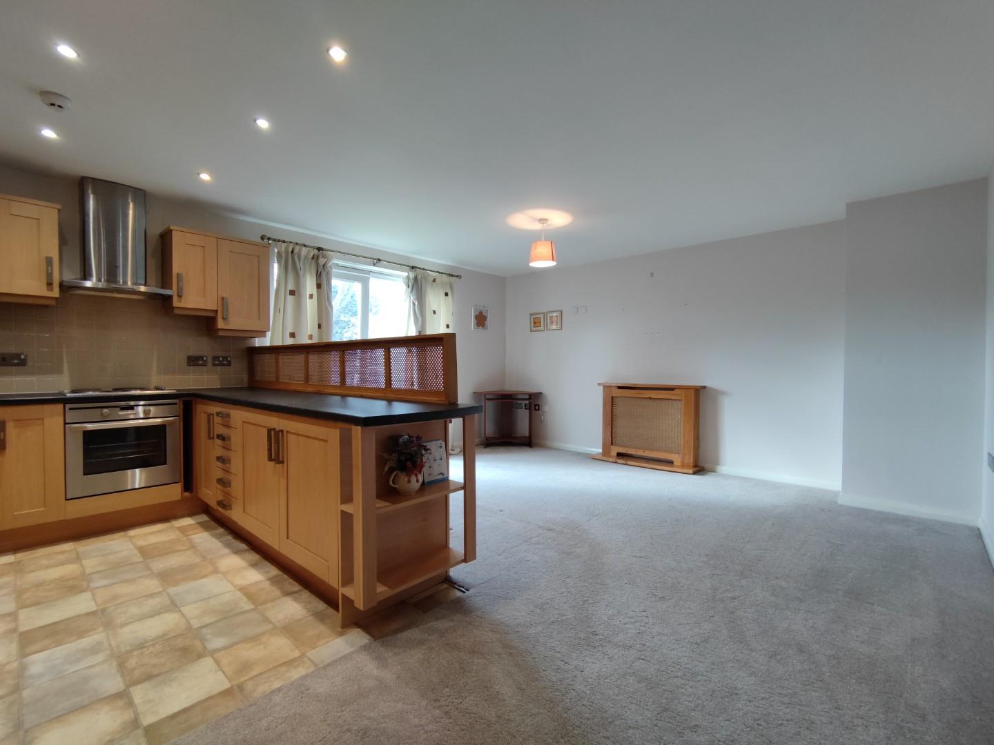 2 bed apartment to rent in Romana Square, Altrincham  - Property Image 3