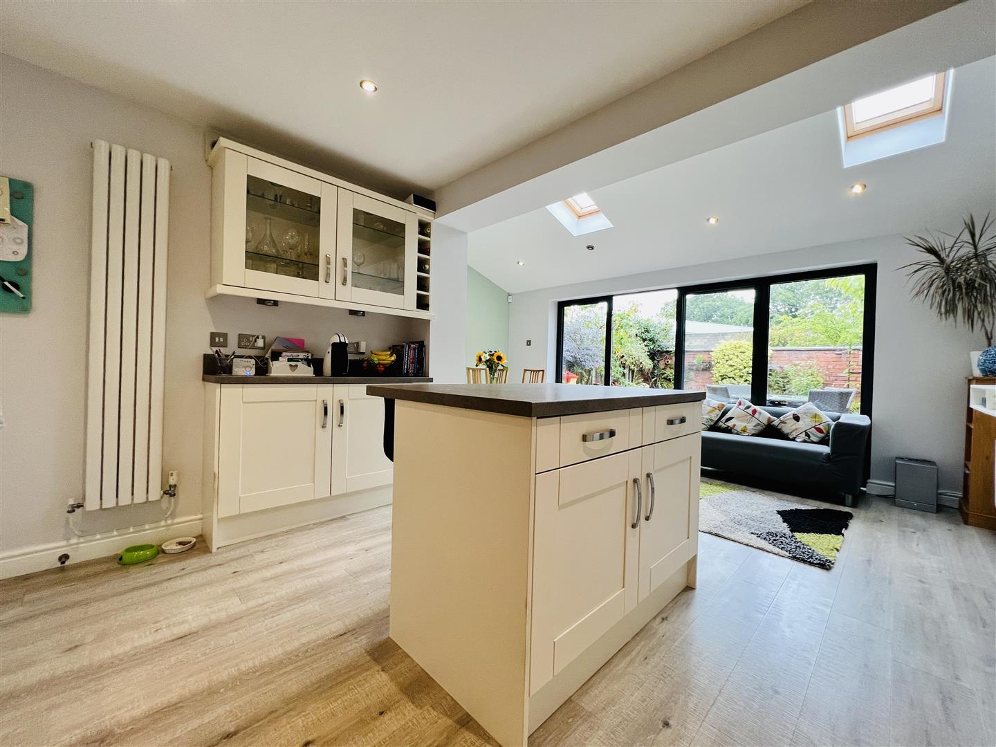 3 bed mews house for sale in Emery Close, Altrincham  - Property Image 10