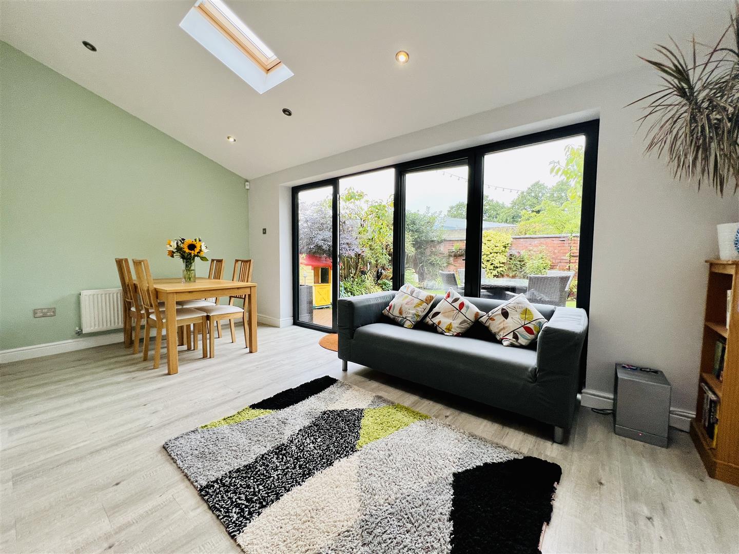 3 bed mews house for sale in Emery Close, Altrincham  - Property Image 11