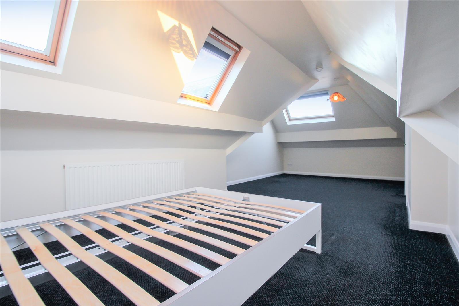 3 bed duplex to rent in Marsland Road, Sale  - Property Image 18