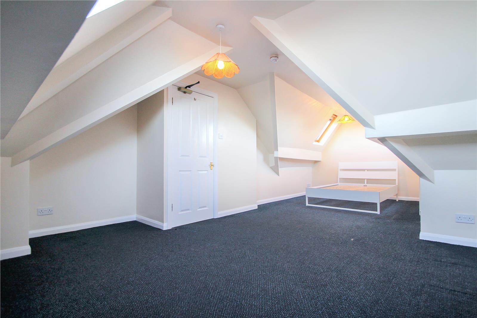 3 bed duplex to rent in Marsland Road, Sale  - Property Image 17