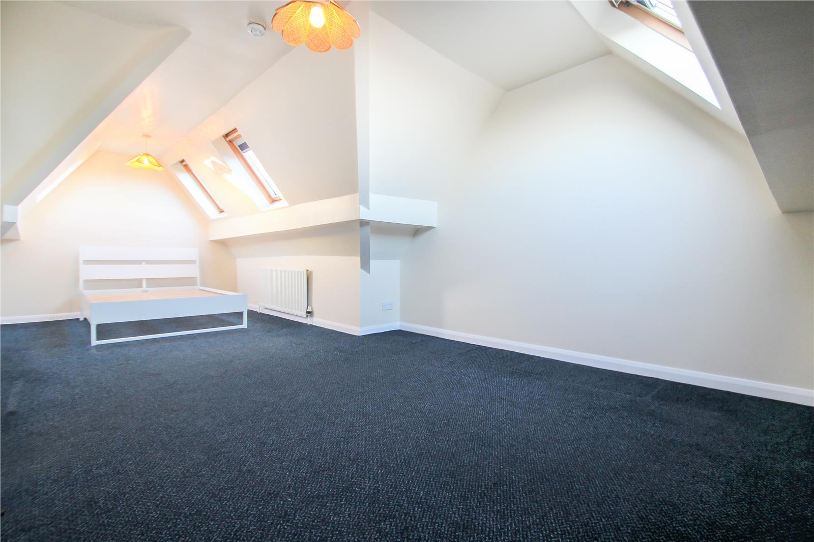 3 bed duplex to rent in Marsland Road, Sale  - Property Image 3