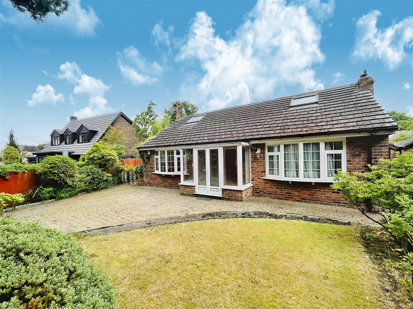 3 bed bungalow for sale in Shay Lane, Altrincham  - Property Image 4
