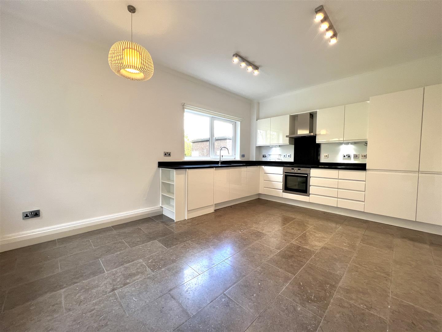 3 bed duplex for sale in Westfield, Altrincham  - Property Image 2