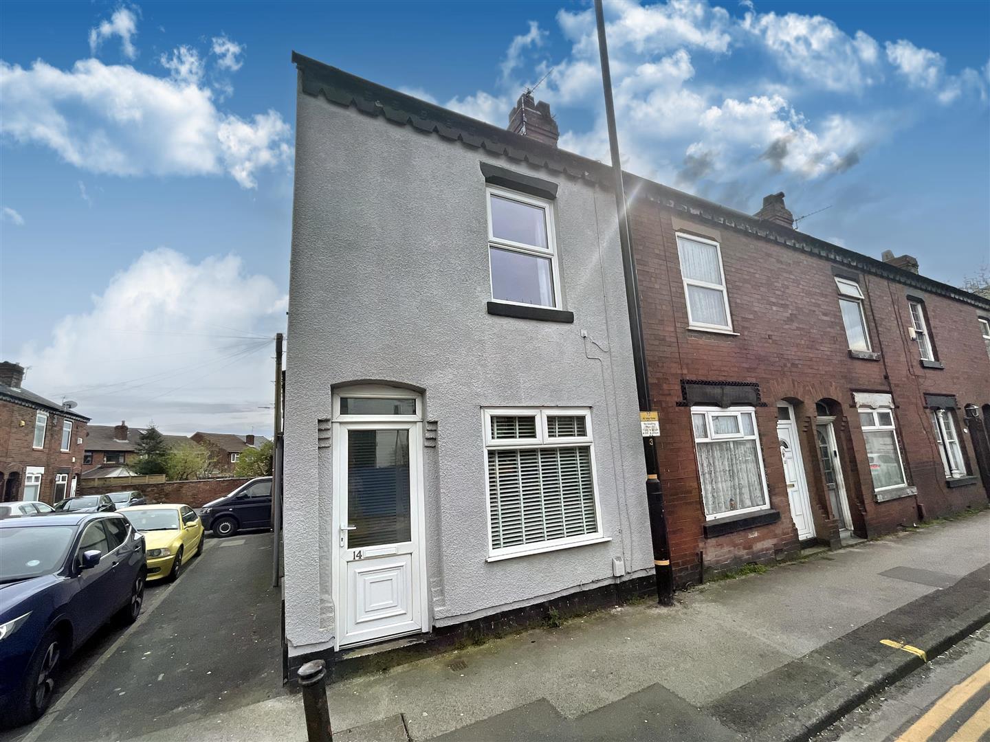 2 bed end of terrace house for sale in Dane Road, Sale - Property Image 1