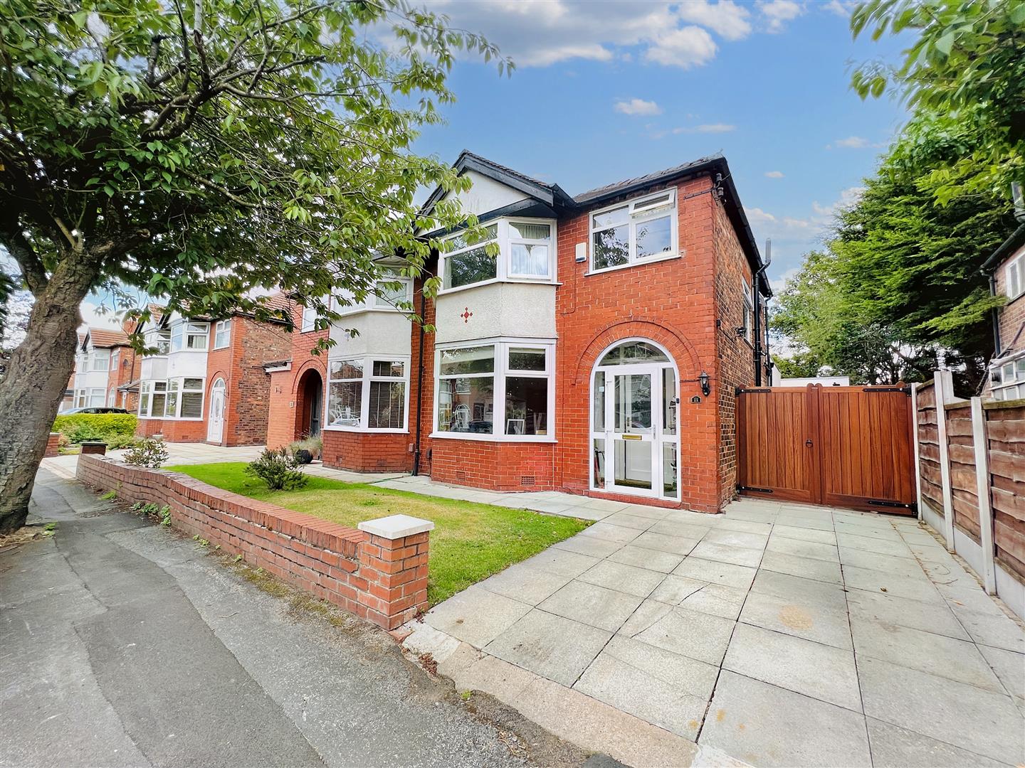 3 bed semi-detached house for sale in Bollin Drive, Altrincham - Property Image 1