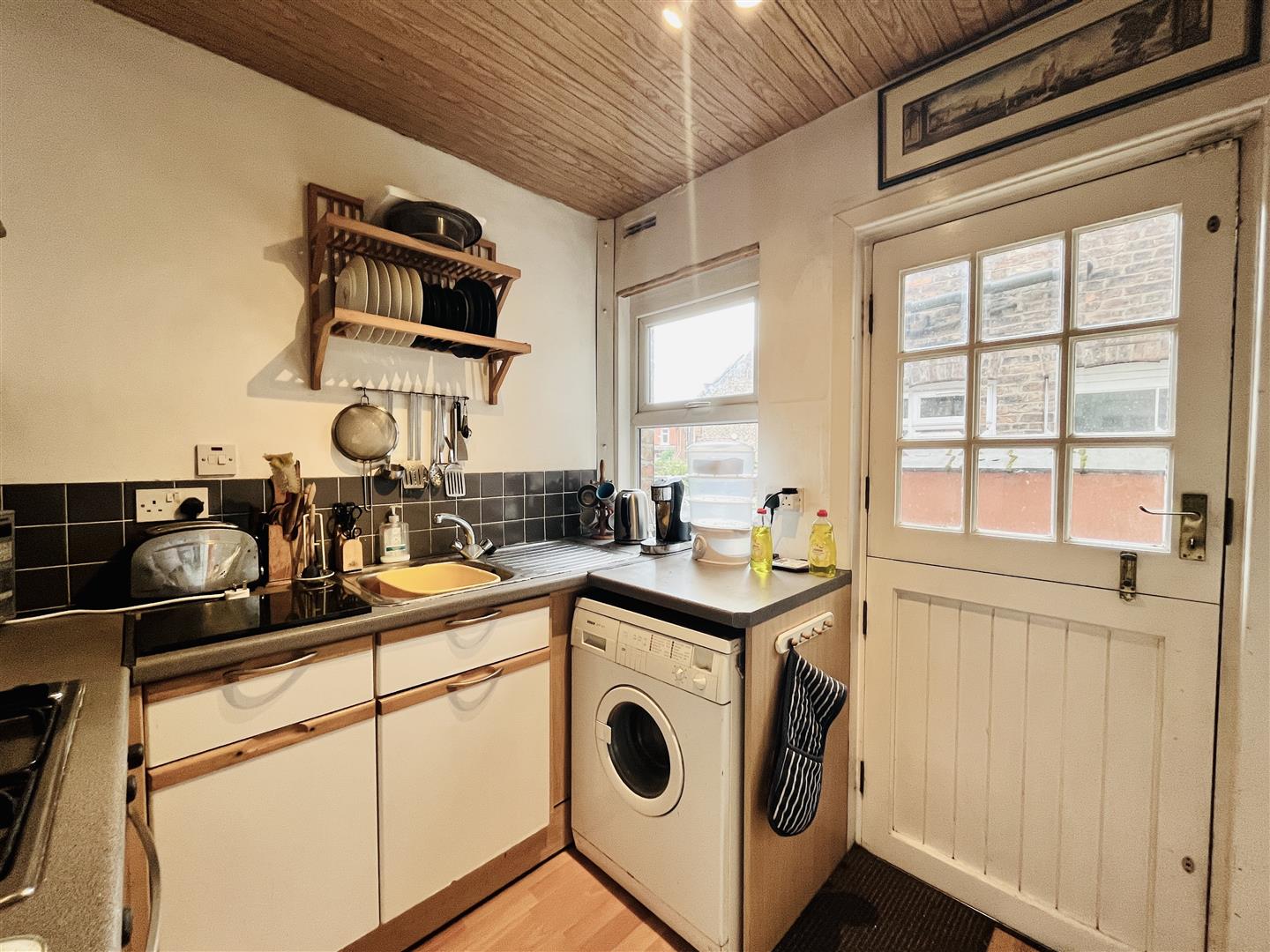 2 bed terraced house for sale in Money Ash Road, Altrincham  - Property Image 3