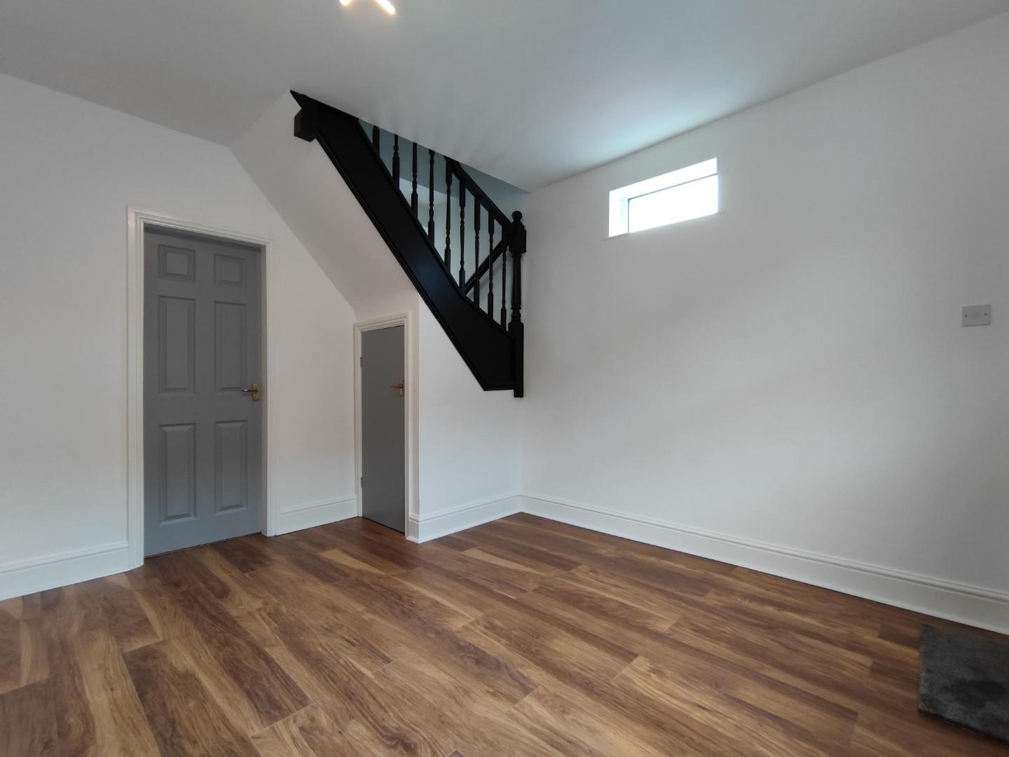 2 bed terraced house to rent in Pool Street, Macclesfield  - Property Image 3