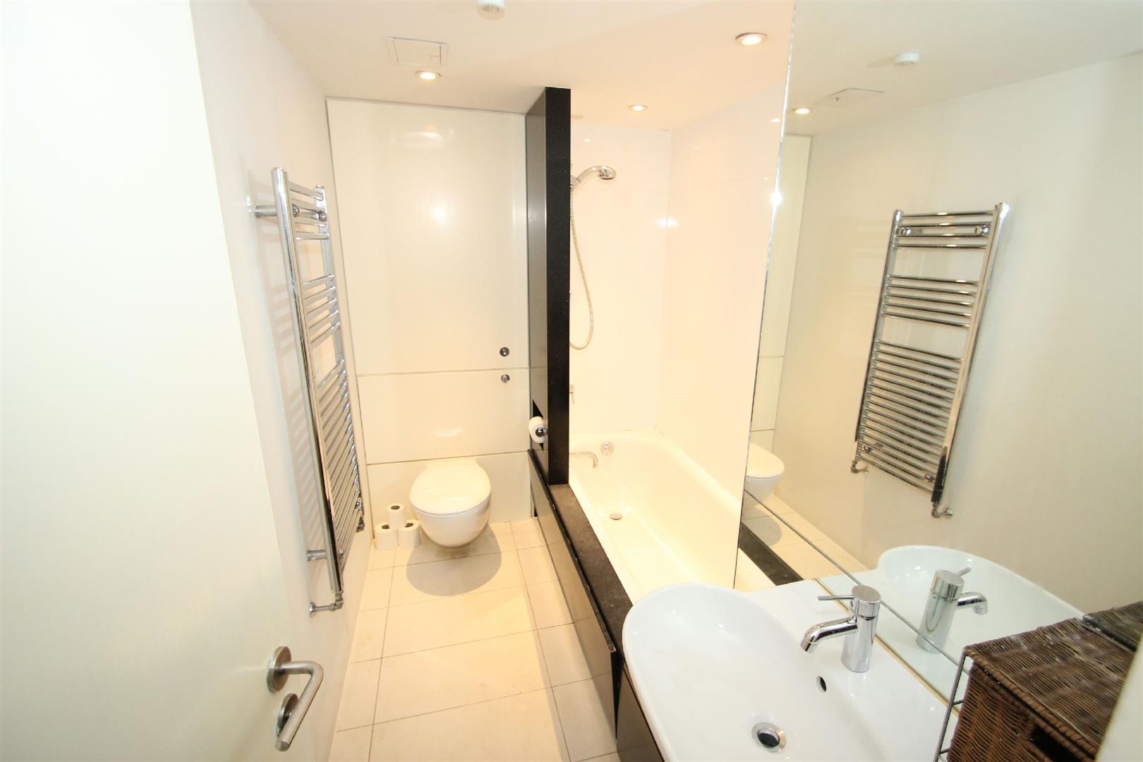 2 bed apartment for sale in Haus 2, Altrincham  - Property Image 10