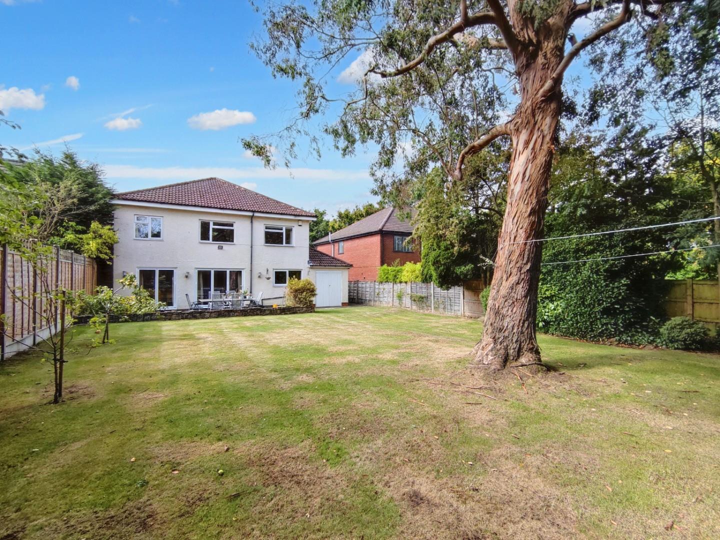 5 bed detached house to rent in Croft Road, Wilmslow, SK9