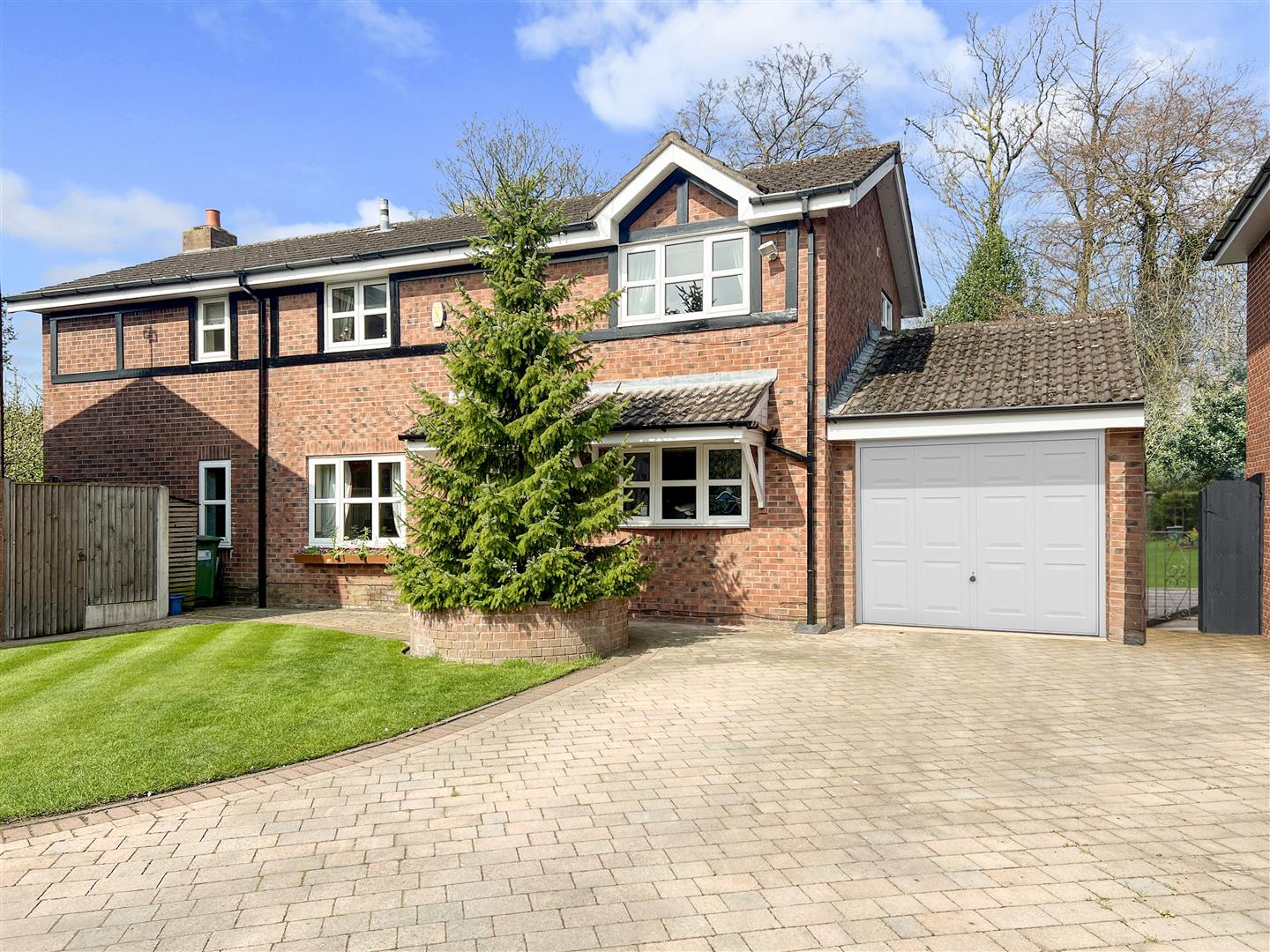 4 bed detached house for sale in Medway Crescent, Altrincham - Property Image 1