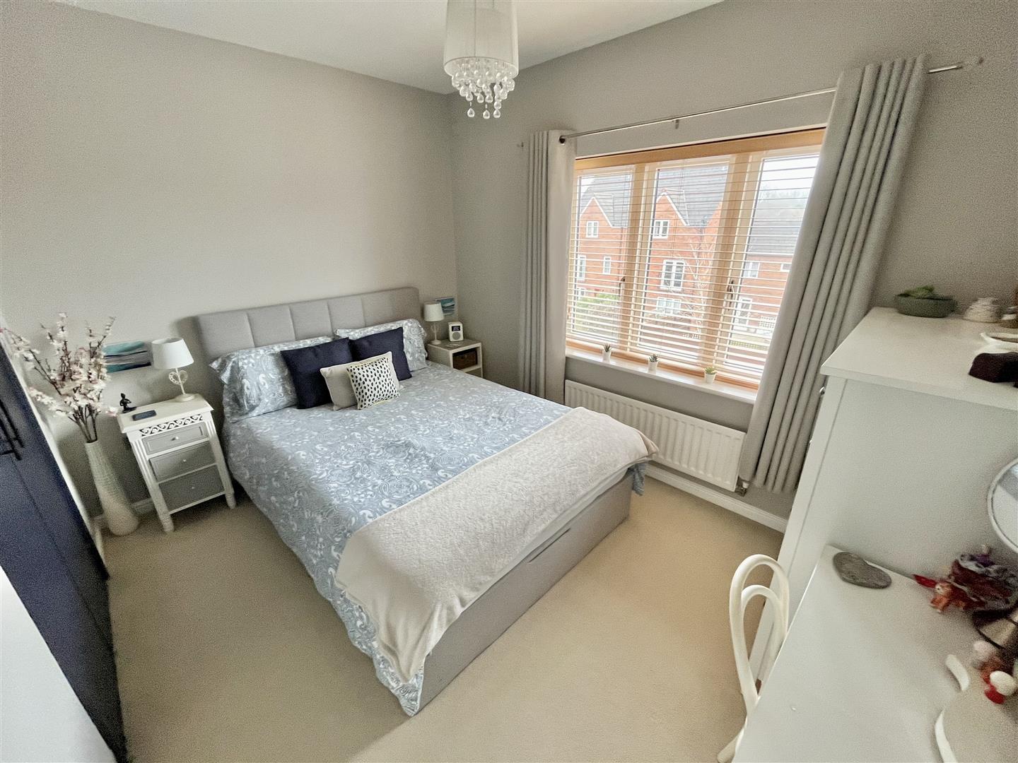 2 bed apartment for sale in Thurcaston Road, Altrincham  - Property Image 3