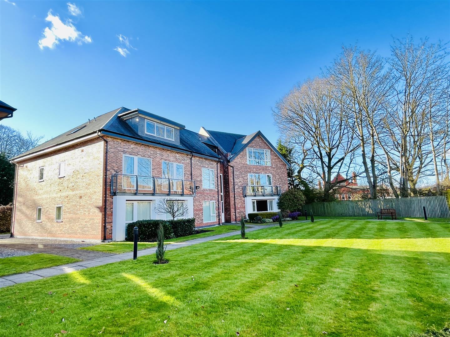 2 bed apartment for sale in Wolf Grange, Cheshire - Property Image 1