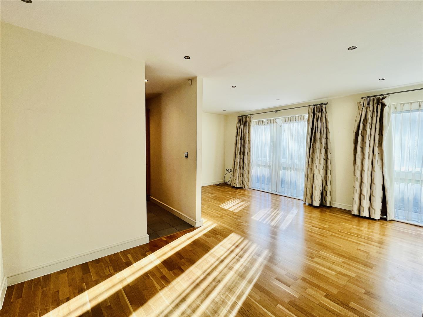 2 bed apartment for sale in Wolf Grange, Cheshire  - Property Image 5