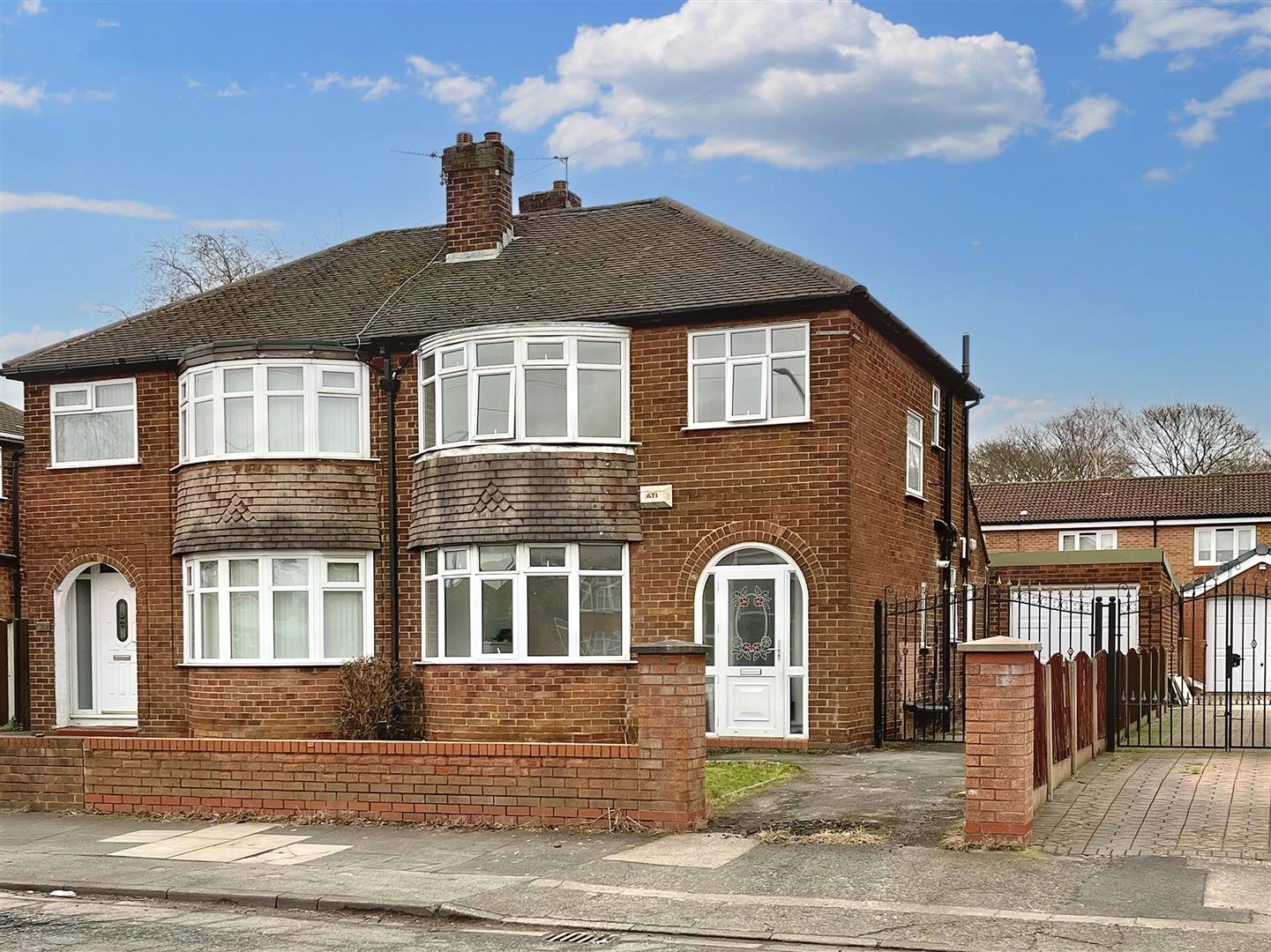 3 bed semi-detached house to rent in Manor Avenue, Sale, M33