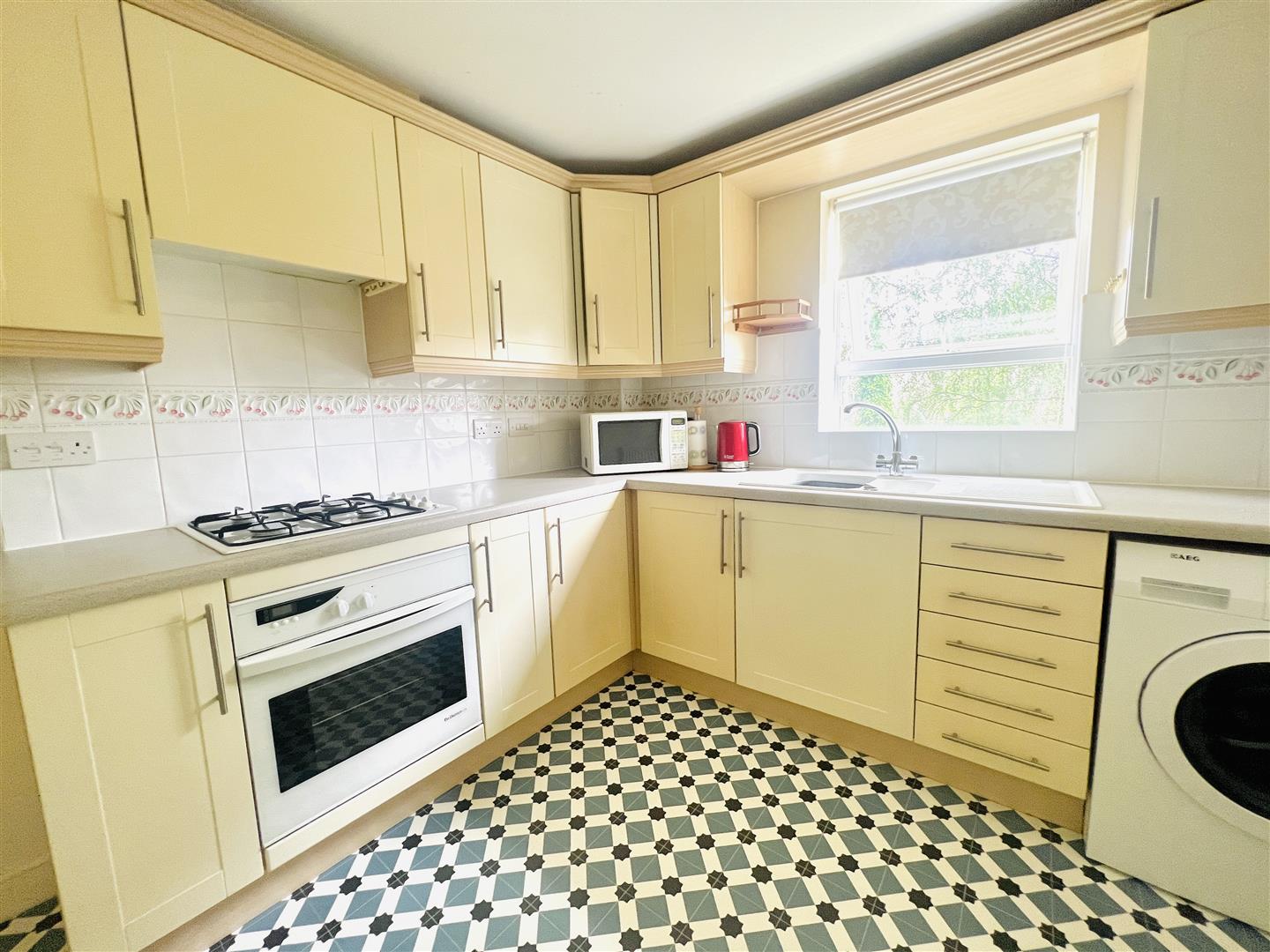2 bed apartment for sale in Gaskell Road, Altrincham  - Property Image 3