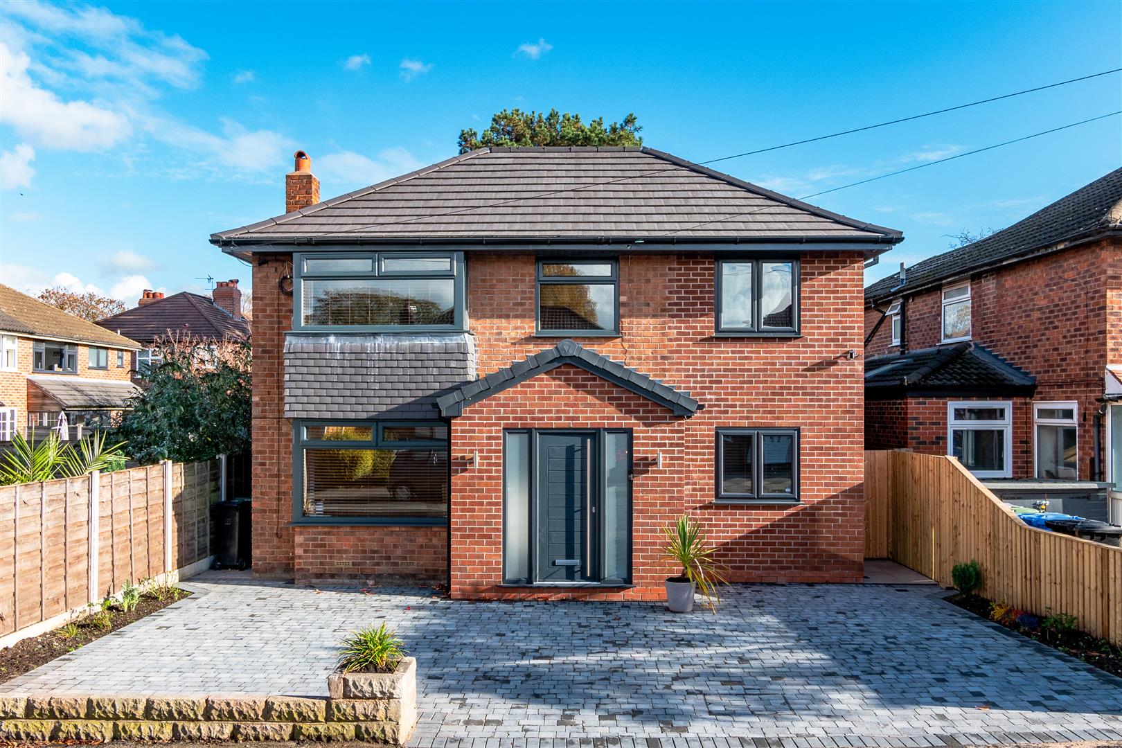 4 bed detached house to rent in Willoughby Close, Sale, M33