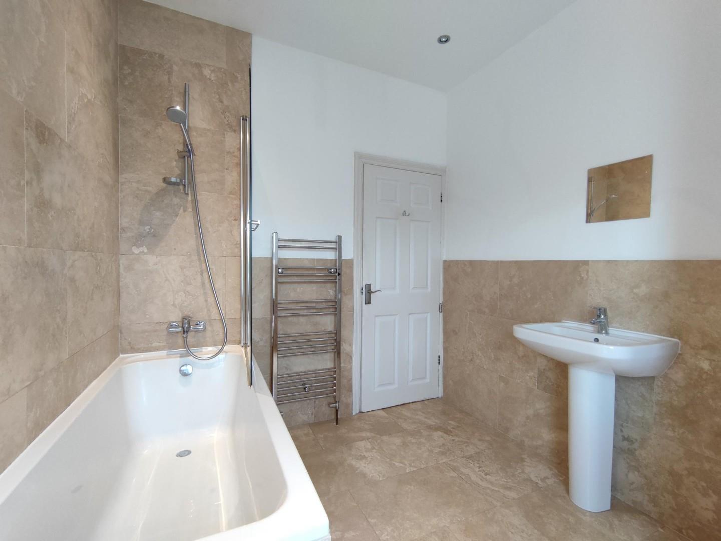 3 bed terraced house to rent in Hawthorn Road, Altrincham  - Property Image 15