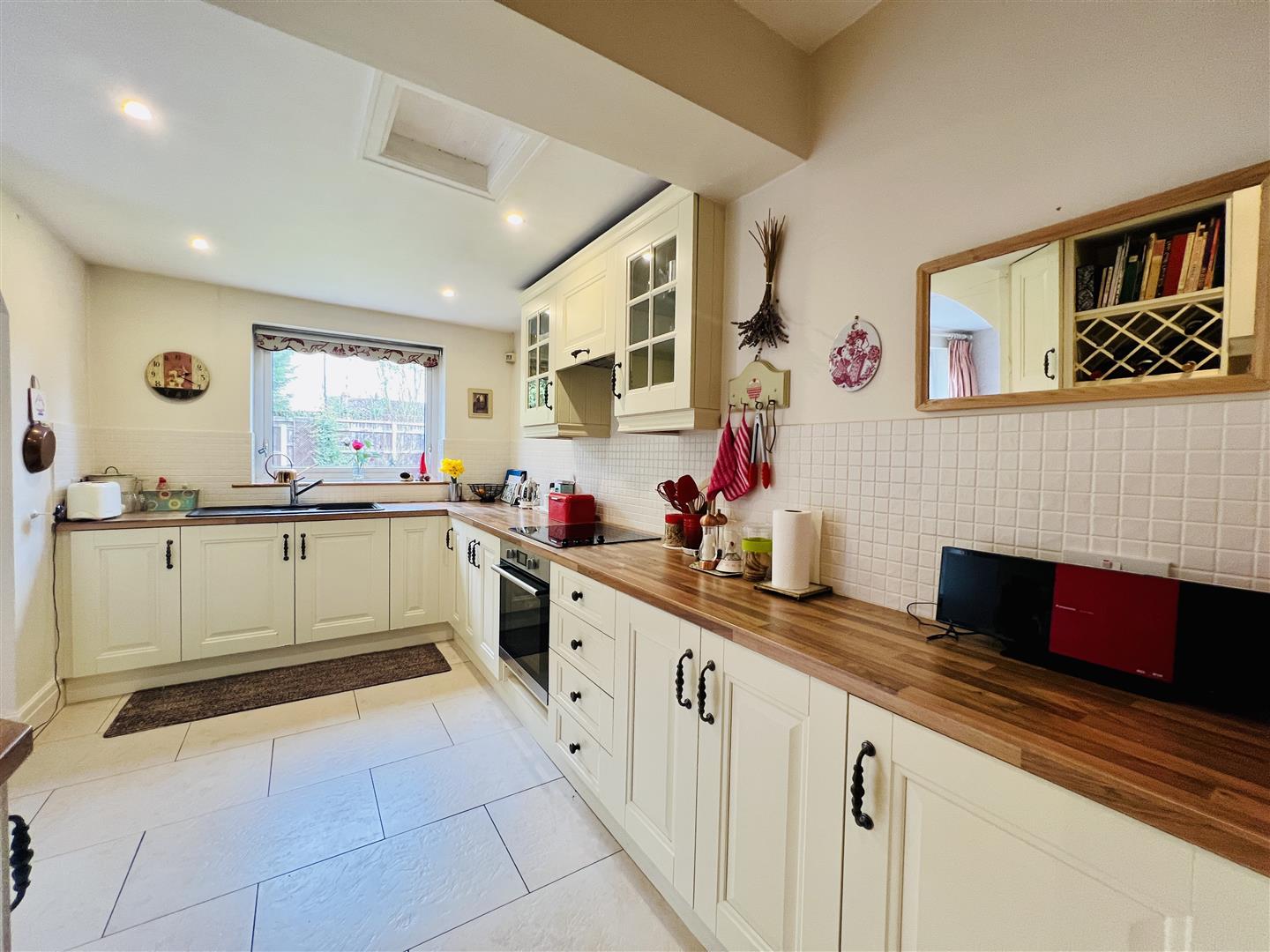3 bed semi-detached house for sale in Lawson Drive, Altrincham  - Property Image 16
