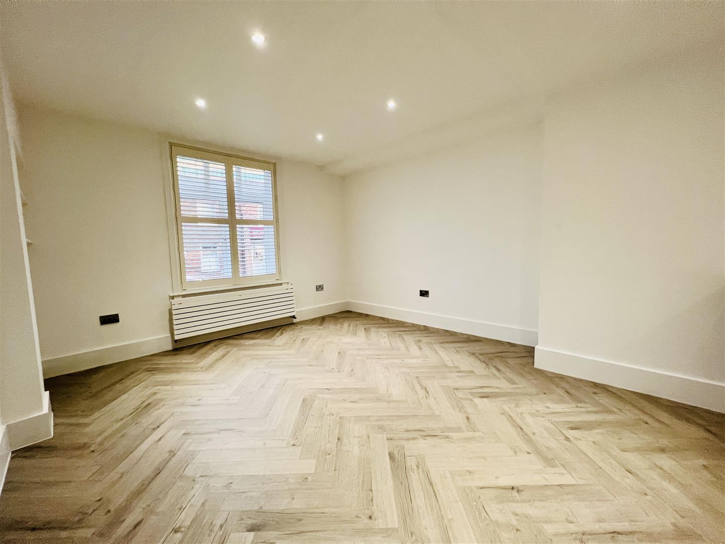 2 bed apartment for sale in Stamford Street, Altrincham  - Property Image 3