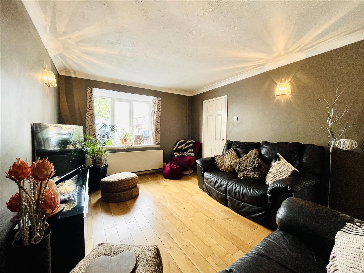 5 bed semi-detached house for sale in Plover Drive, Altrincham  - Property Image 8