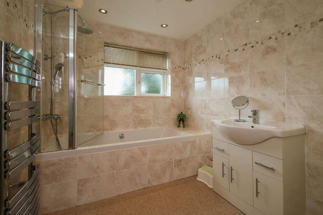 4 bed detached house to rent in Wood Lane, Altrincham  - Property Image 21