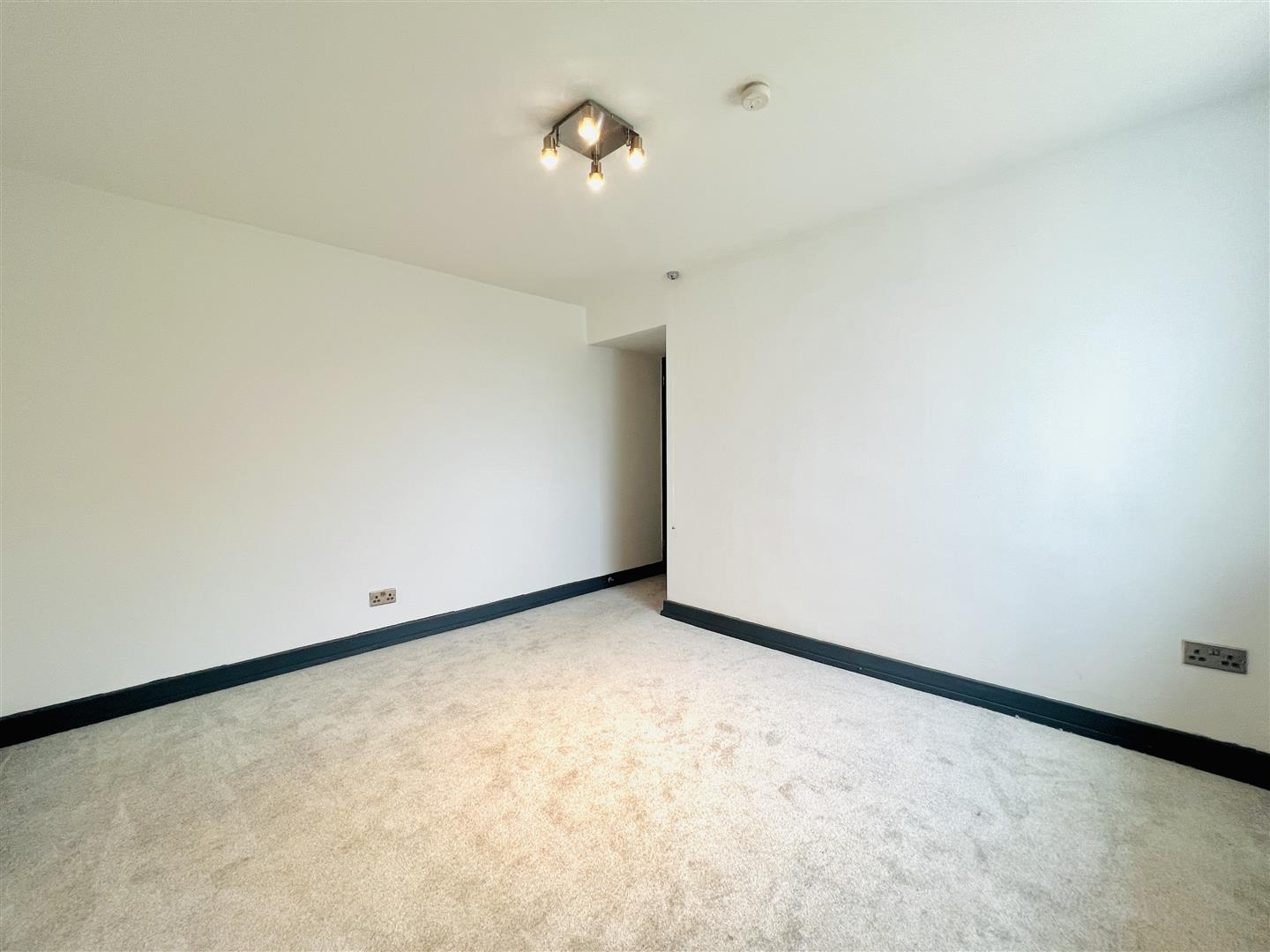 1 bed apartment for sale in Gorton Road, Stockport  - Property Image 6