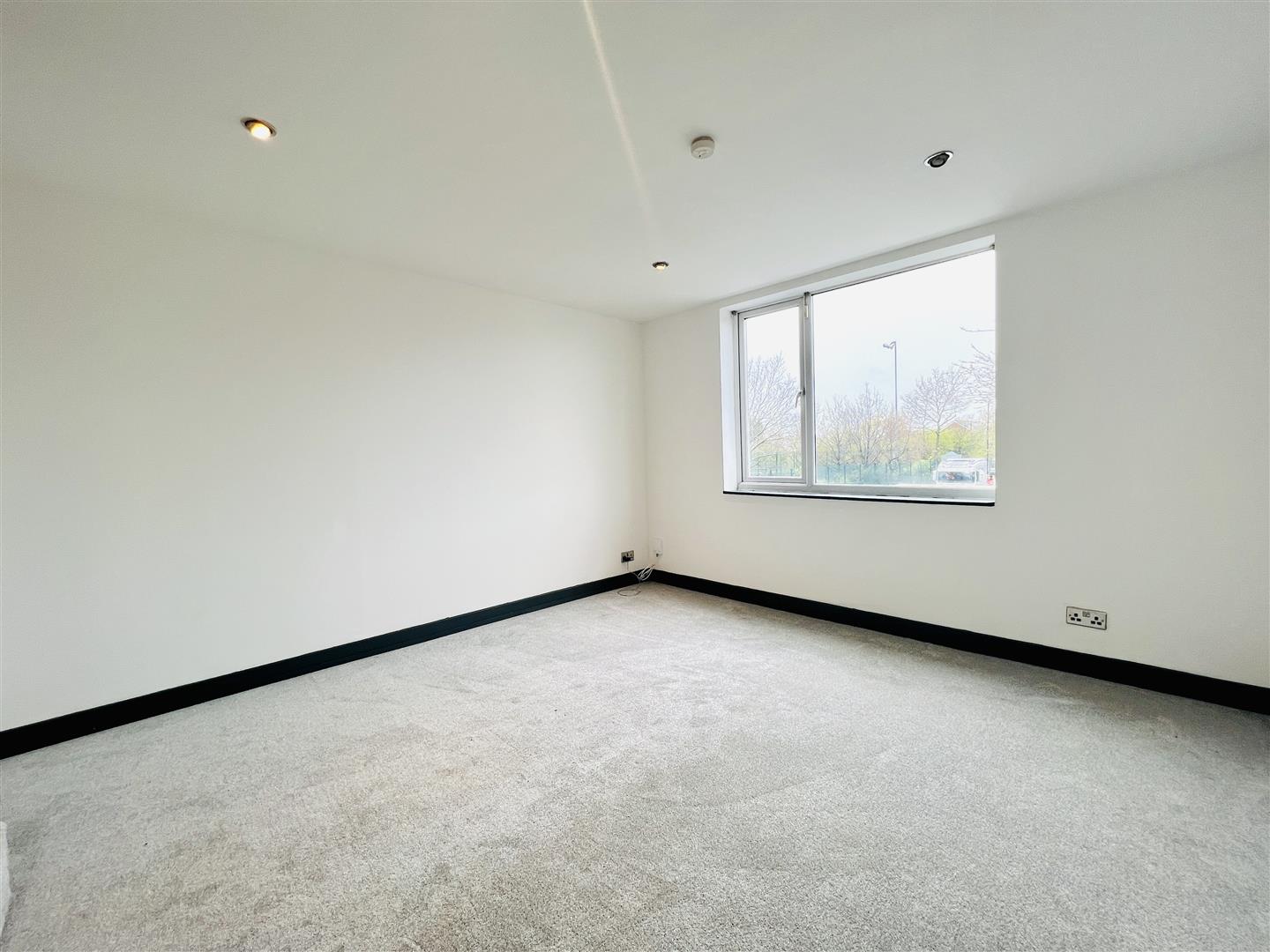 1 bed apartment for sale in Gorton Road, Stockport  - Property Image 14