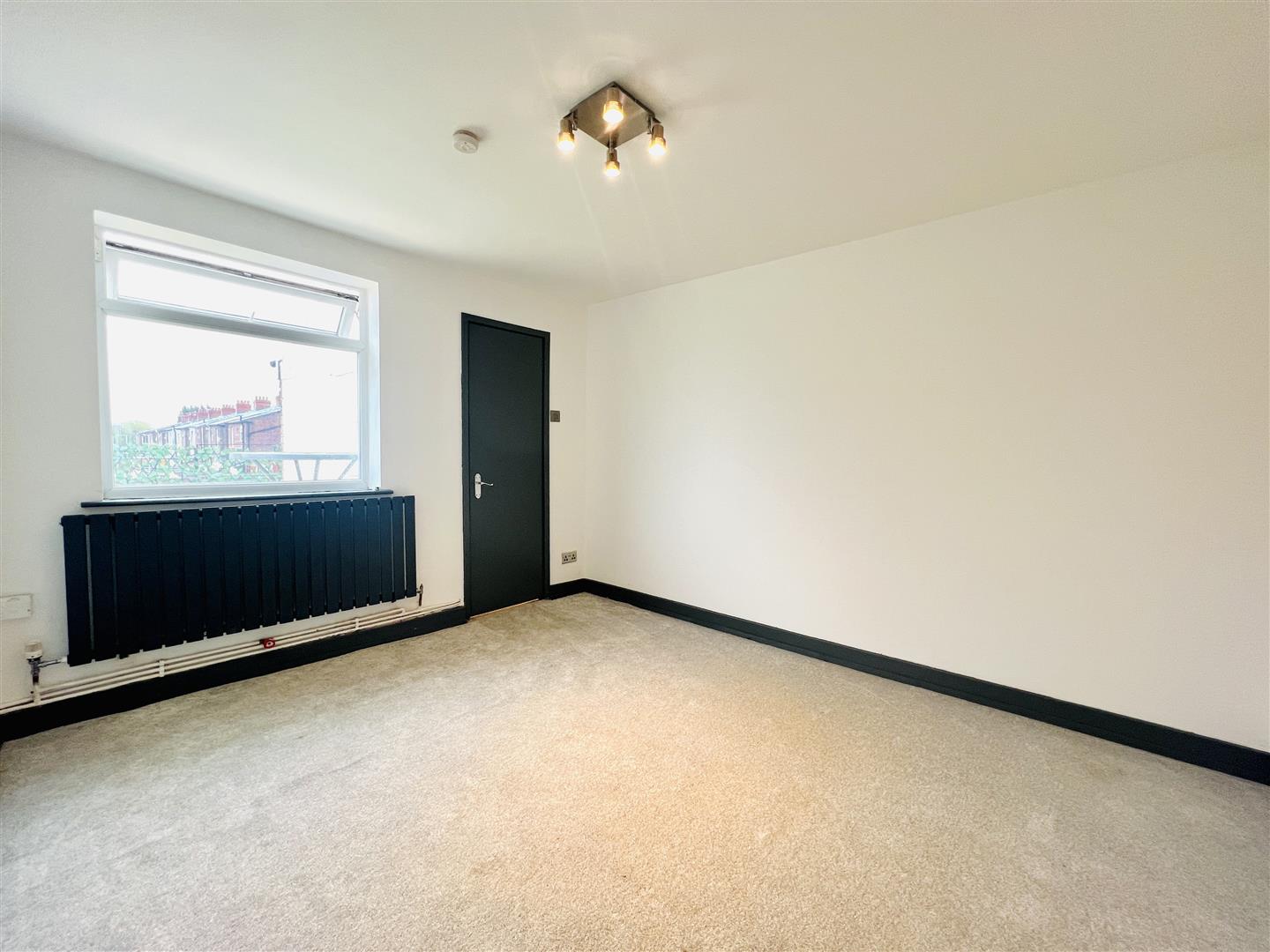 1 bed apartment for sale in Gorton Road, Stockport  - Property Image 11
